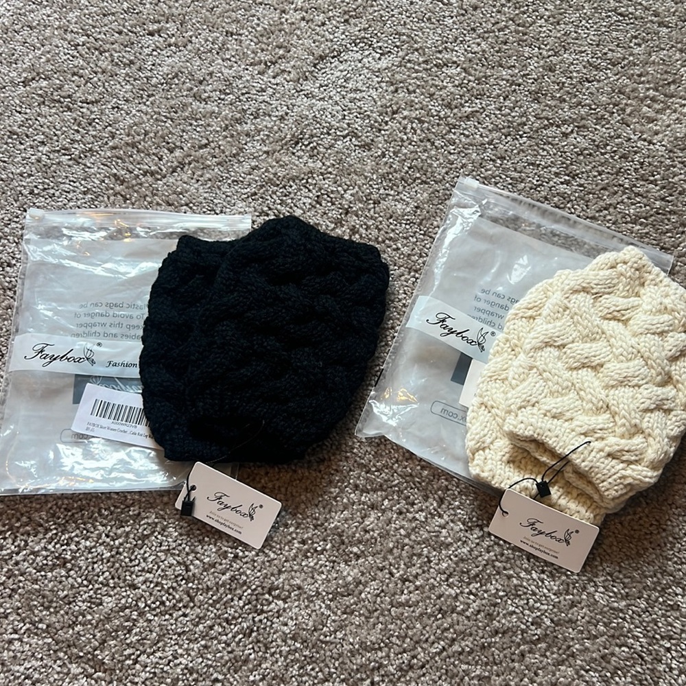 NWT Faybox women’s boot cuffs. Winter cable knit leg warmers. Ivory & black